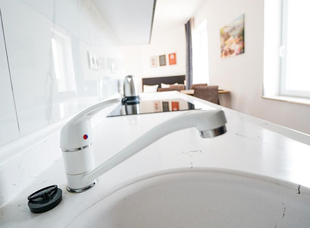 Hotel Zur Alten Stadtkellerei ライプツィヒ エクステリア 写真 A single control tap