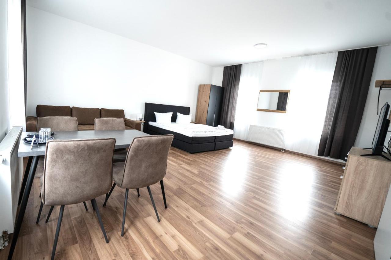 Hotel Zur Alten Stadtkellerei ライプツィヒ エクステリア 写真 A typical room at the hotel